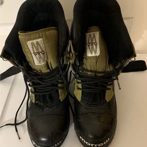 Morrow snowboard boots mens sz 8 Black and‎ Green Snowboard Boots